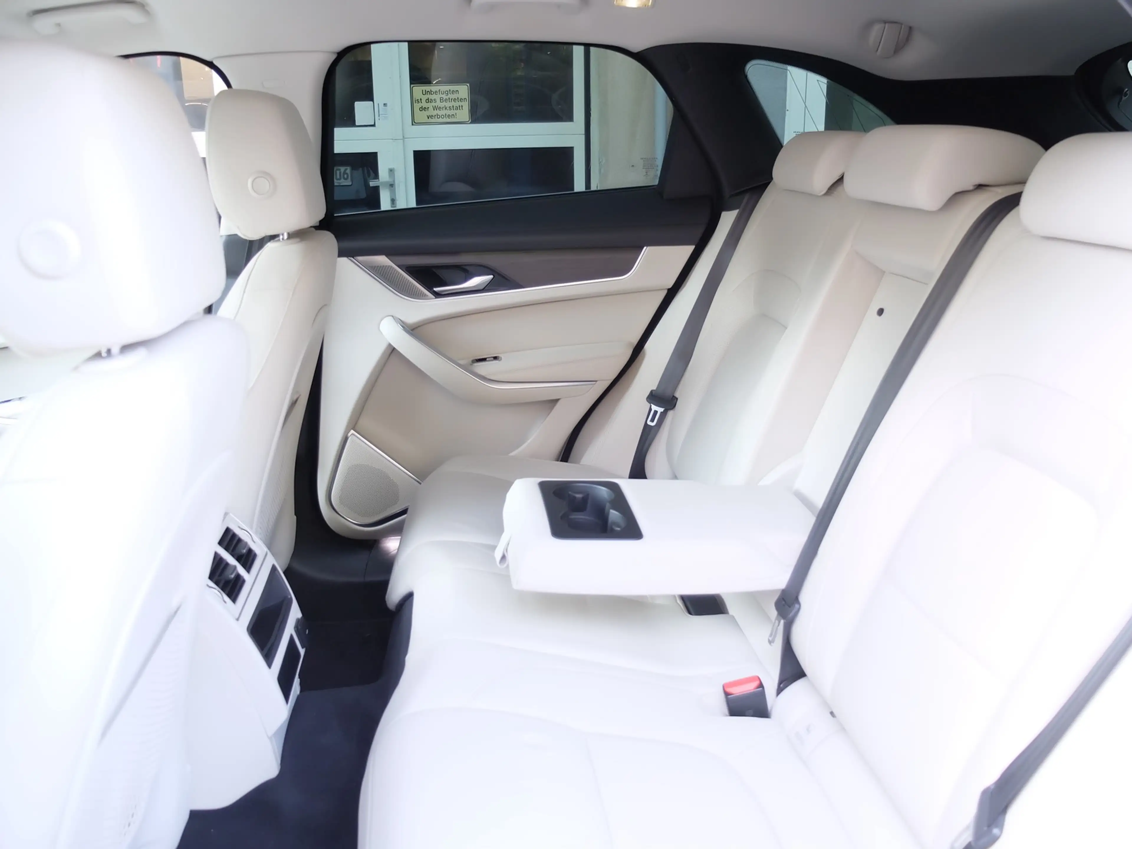 Jaguar F-Pace F-PACE D200 Mild-Hybrid SE AWD neues Model — photo 14