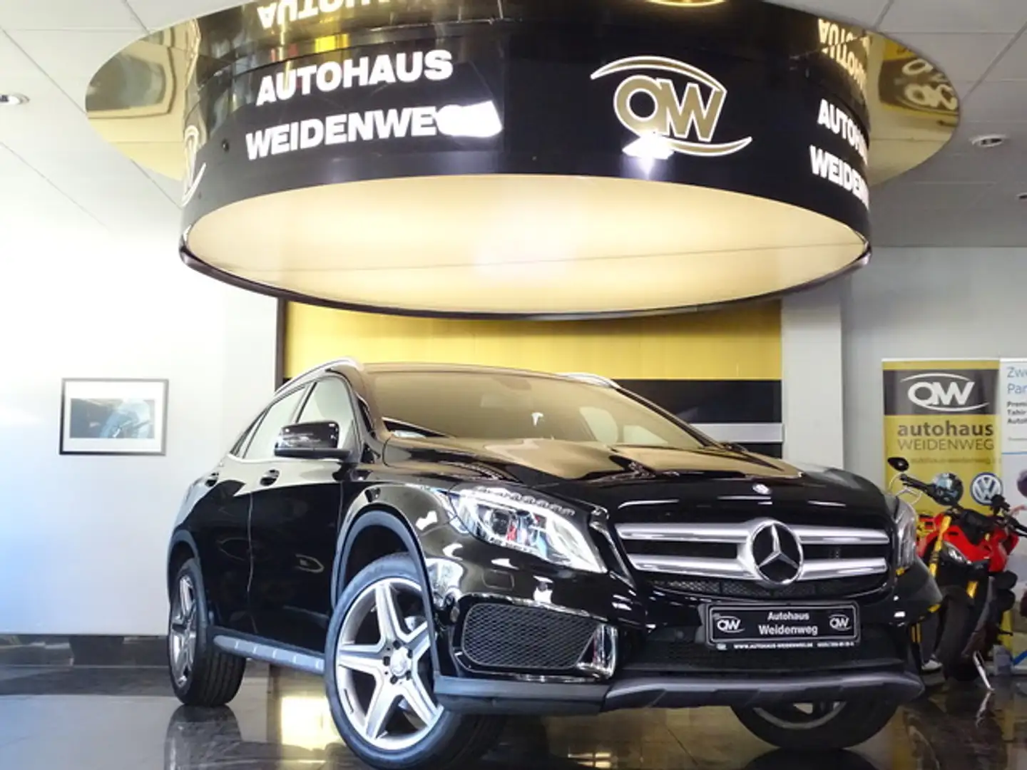 Mercedes-Benz GLA 200 AMG Navi Leder Xenon PDC erst 16535 KM Schwarz - 2
