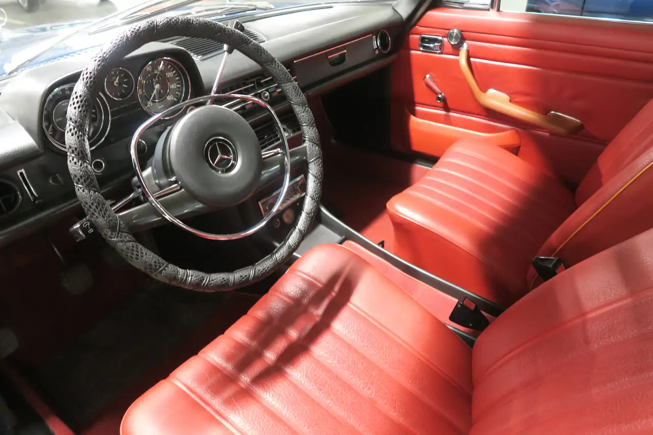 Mercedes-Benz 220 D W115 /8 H Kennzeichen, foto 10