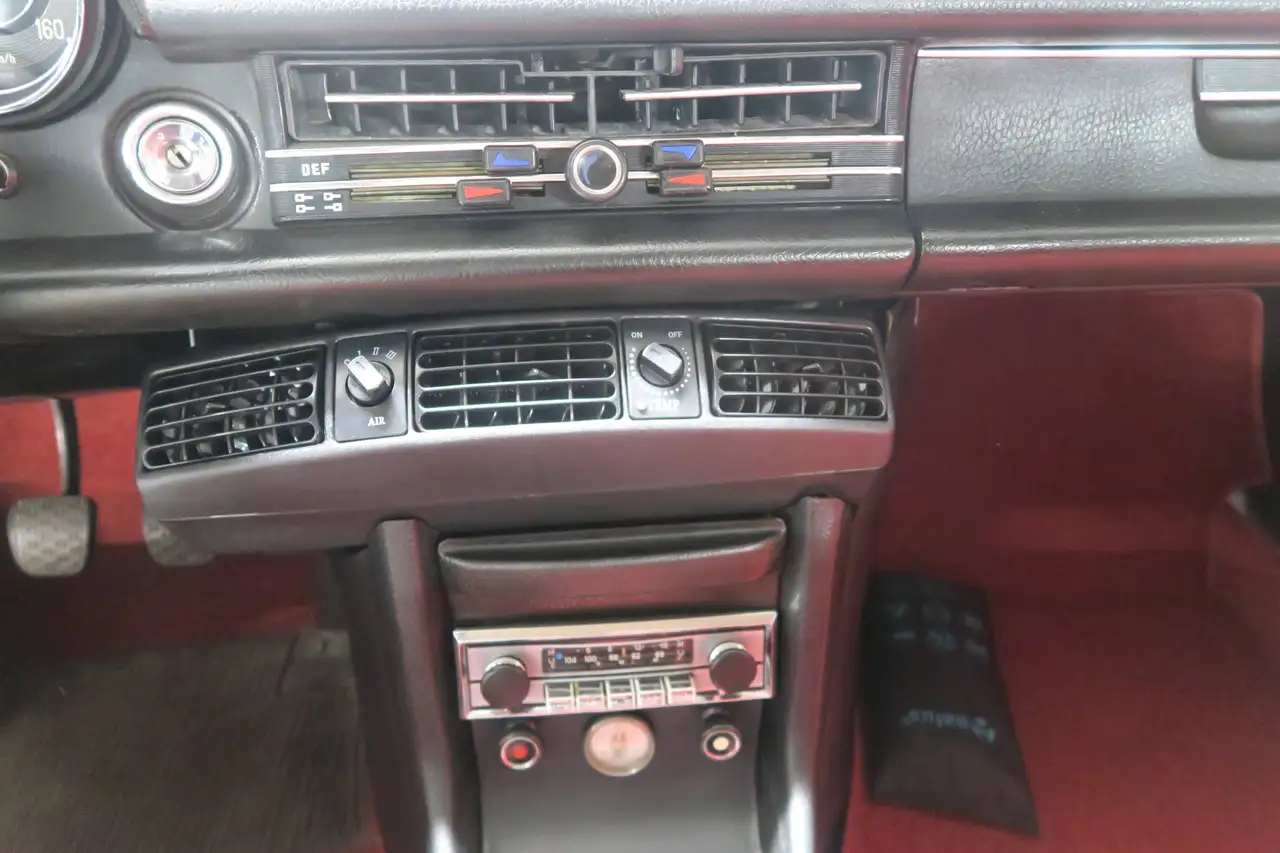 Mercedes-Benz 220 D W115 /8 H Kennzeichen, foto 11