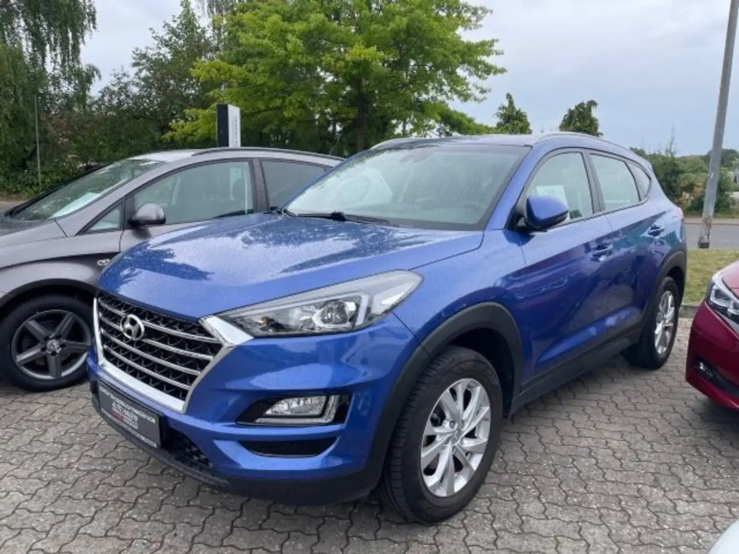 Hyundai TUCSON 1.6 Trend 2WD 8- fach bereift Navigation Blau - 2