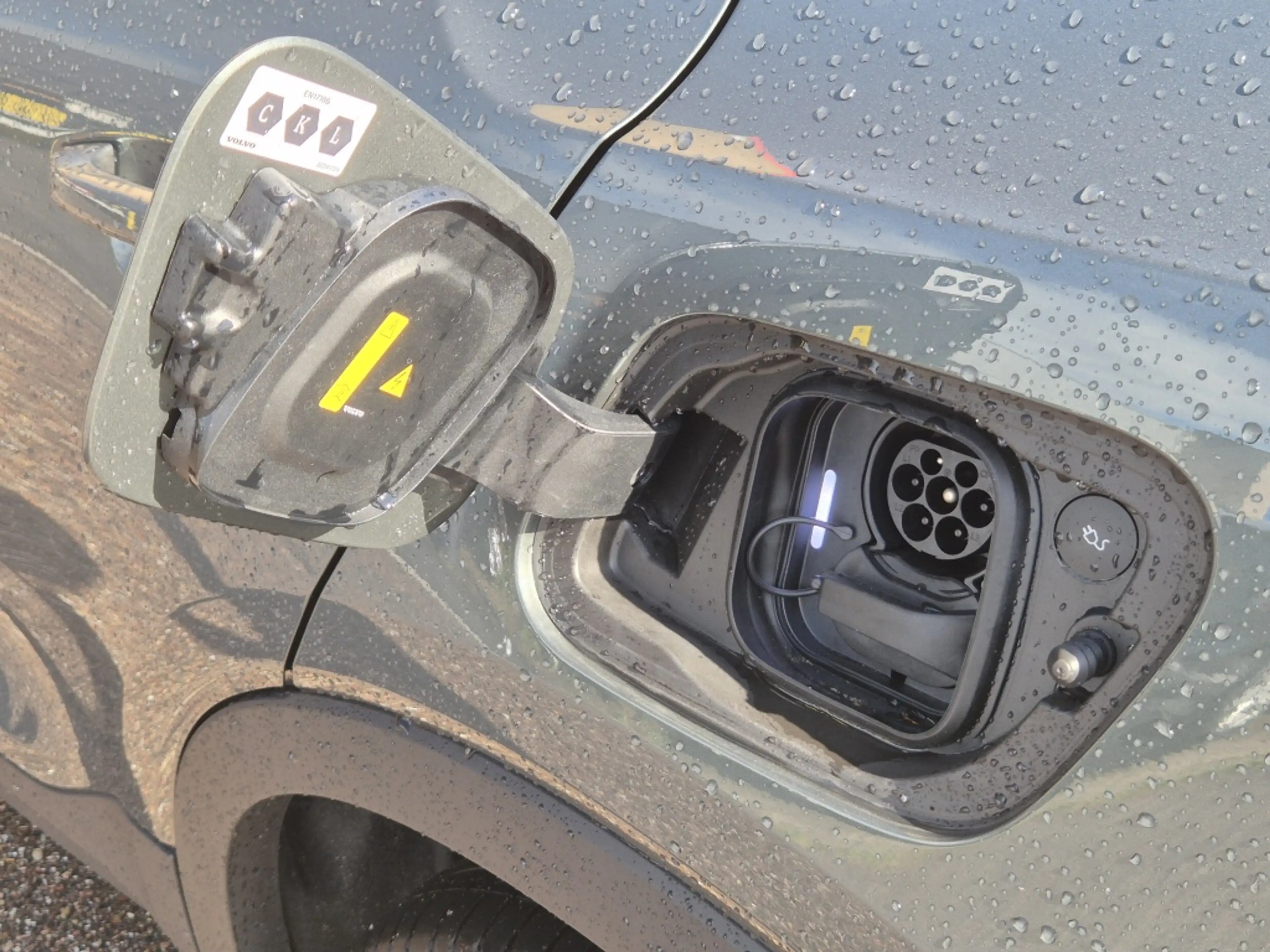 Volvo EC40 Extended Range Ultra 82kWh/252PK | Harman/Kardon | — photo 19