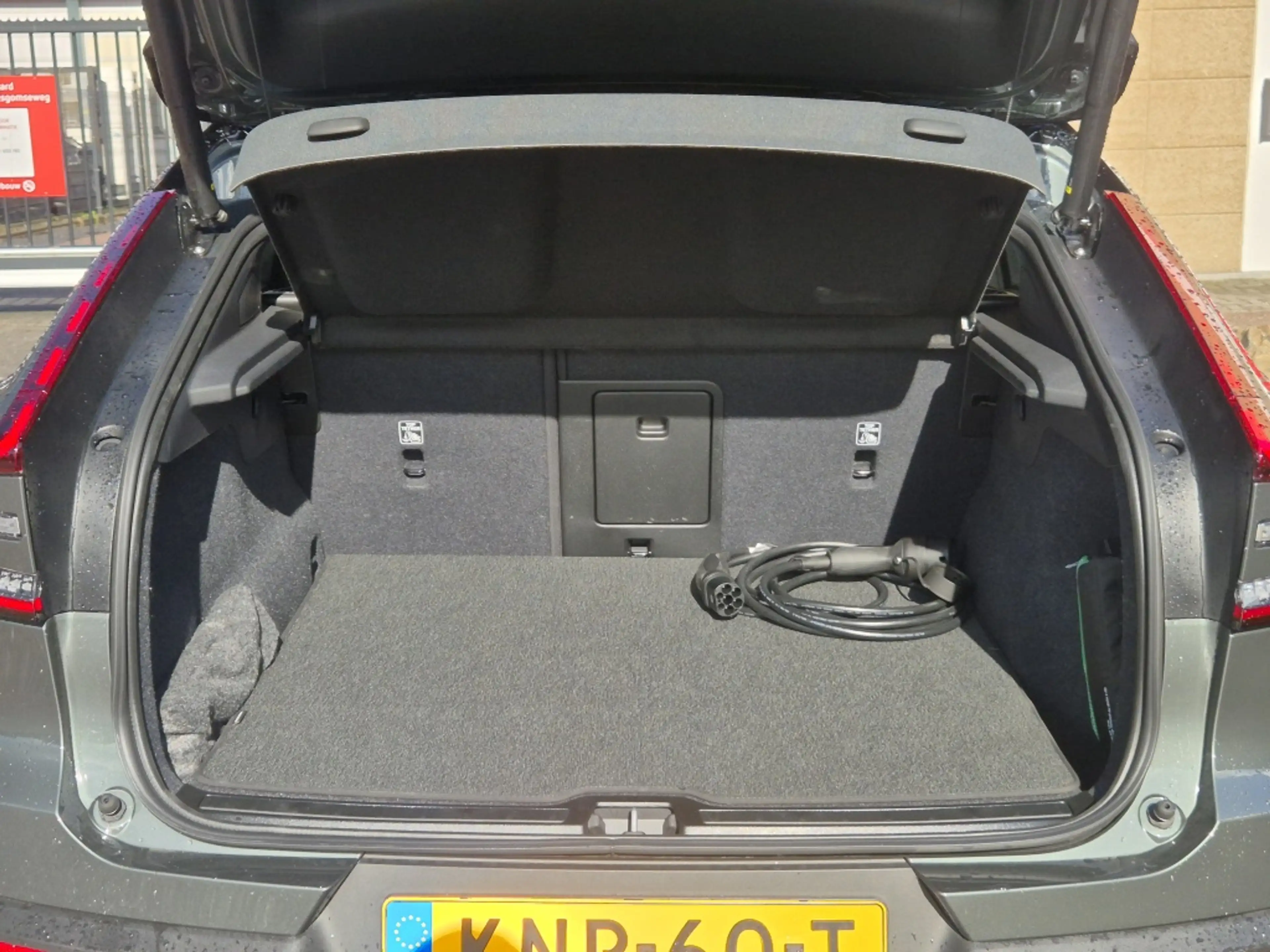 Volvo EC40 Extended Range Ultra 82kWh/252PK | Harman/Kardon | — photo 15