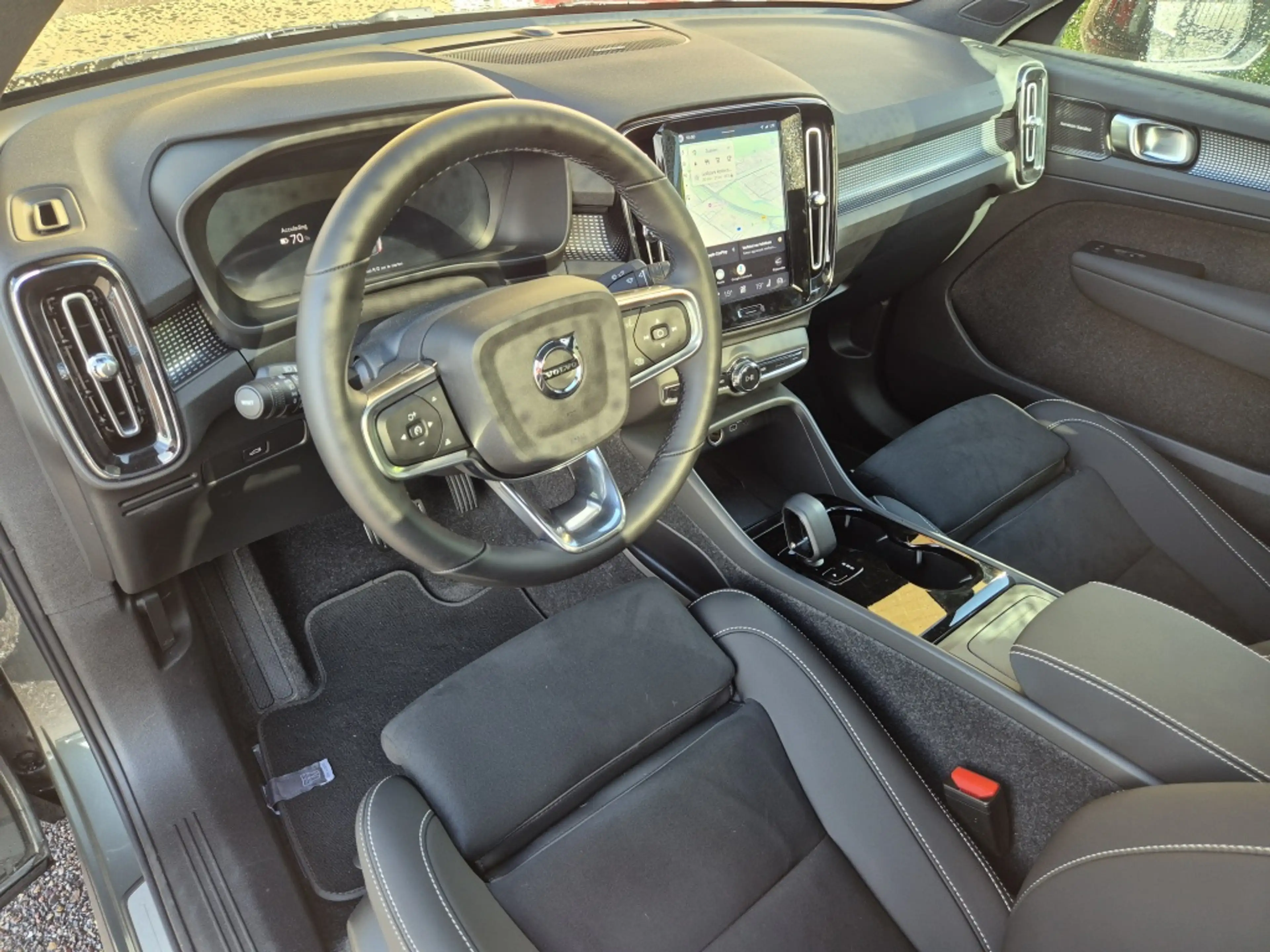 Volvo EC40 Extended Range Ultra 82kWh/252PK | Harman/Kardon | — photo 3