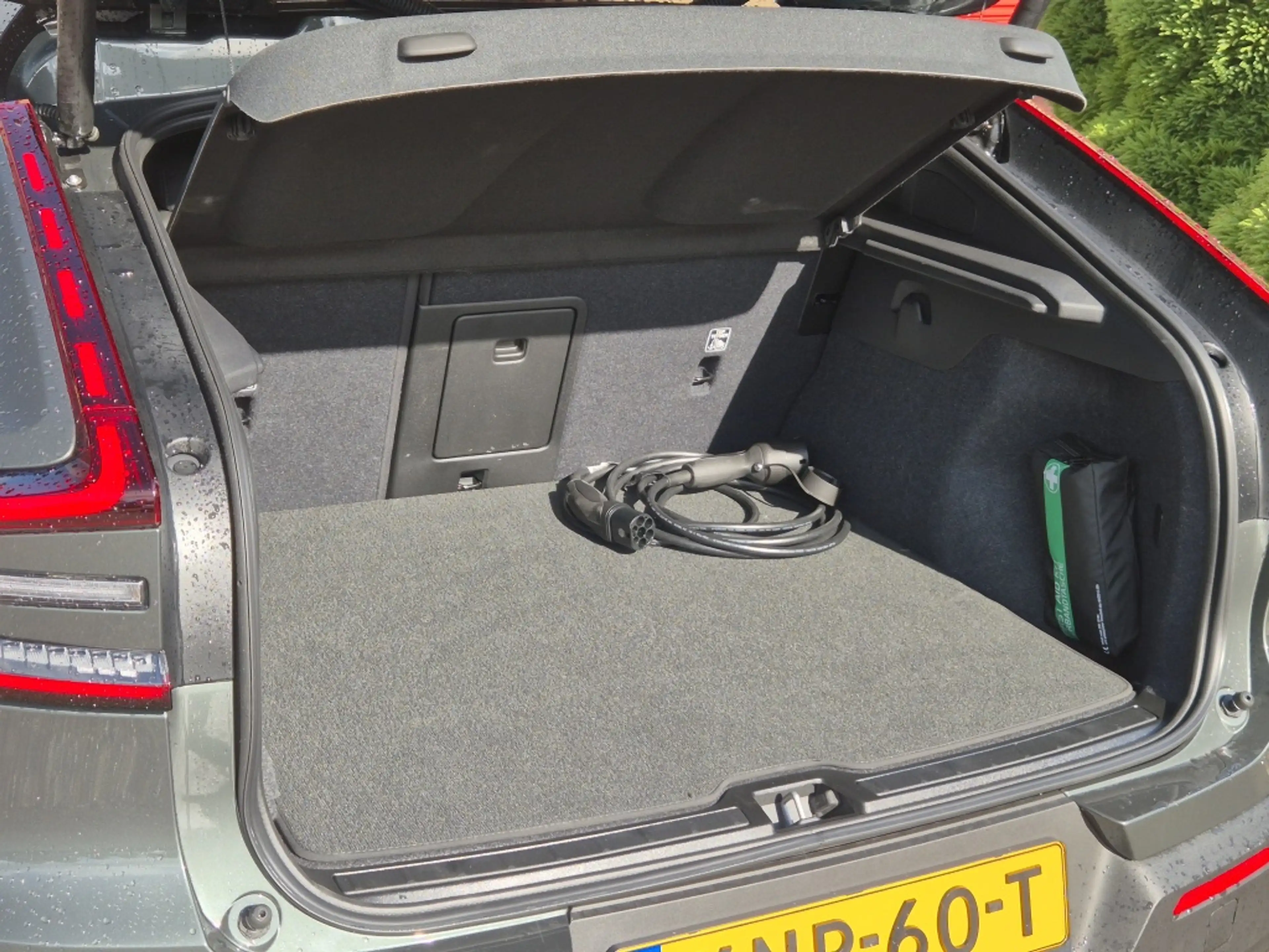 Volvo EC40 Extended Range Ultra 82kWh/252PK | Harman/Kardon | — photo 14
