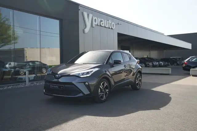 Toyota C-HR C-HR Hybrid 1.8i VVT-i E-CVT Trekhaak Camera DAB AppleAndroid Navigatie Klima Dodehoek