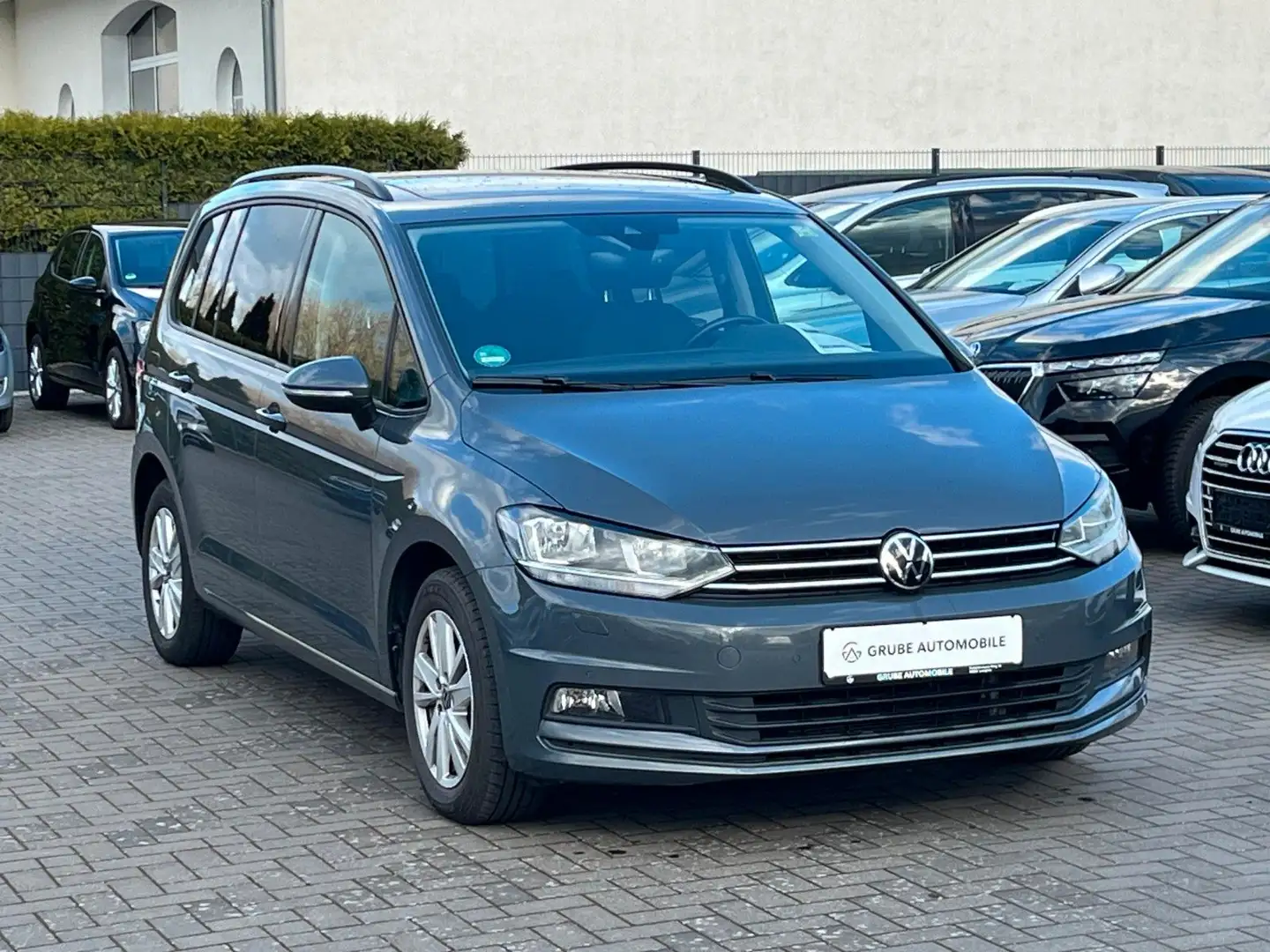Volkswagen Touran Comfortline DSG*NAV*SHZ*ACC*PANO*AHK*Sthz Grau - 1