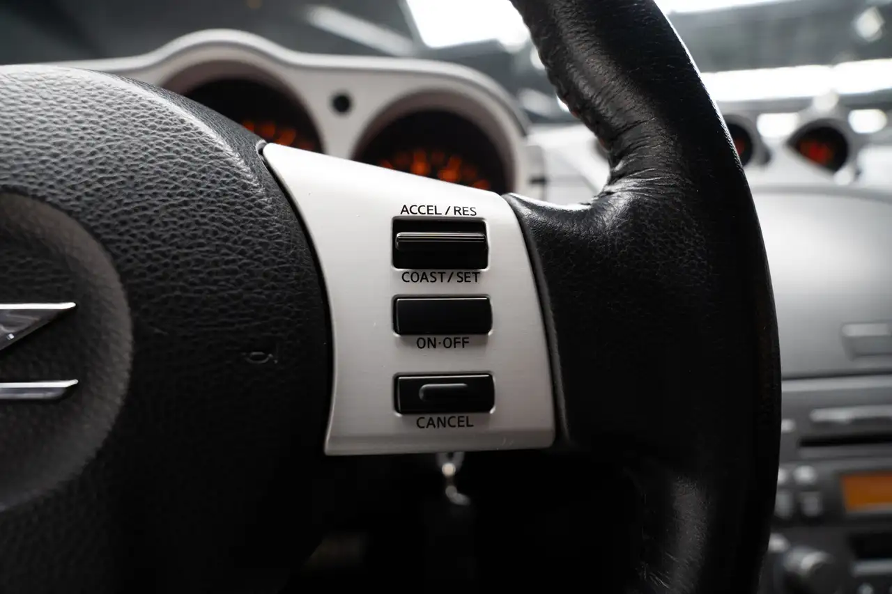 NISSAN 350Z V6 3.5 - 291CH - 163 250KMS AUT CUIR BOSE CLIMATE C. SIÈGES CHAUFFANTS EL | 291 ch | ARRIÈRE | BVA | SELLERIE CUIR