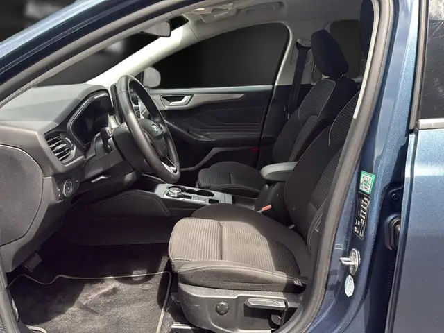 Ford Focus view 14