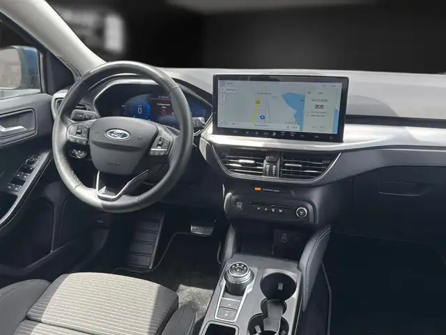 Ford Focus view 12
