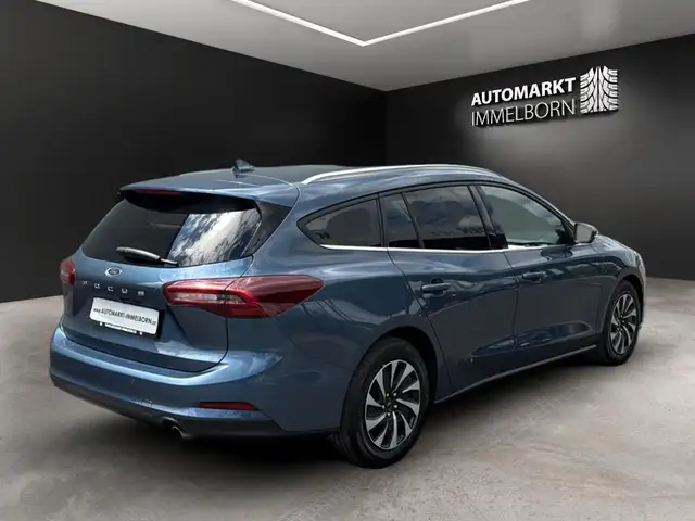 Ford Focus view 8