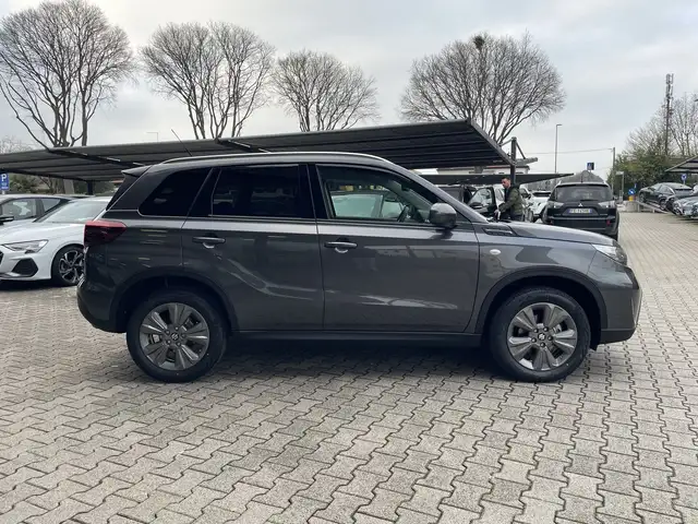 Suzuki Vitara view 4