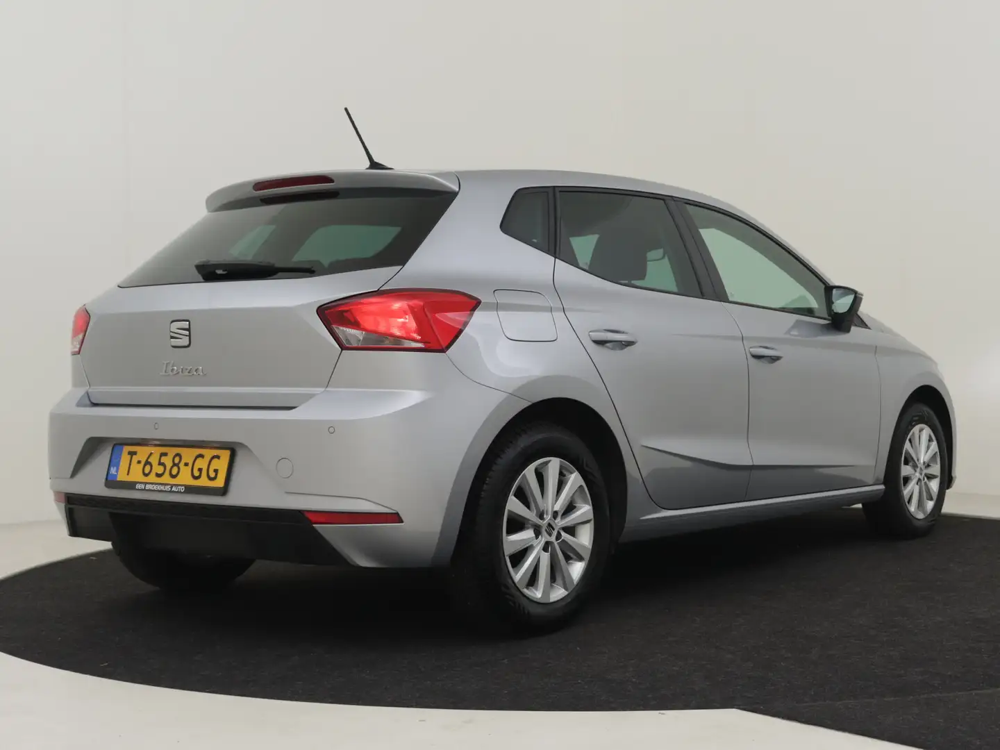 SEAT Ibiza 1.0 EcoTSI 96pk Style Business Intense | Stoelverw Zilver - 2
