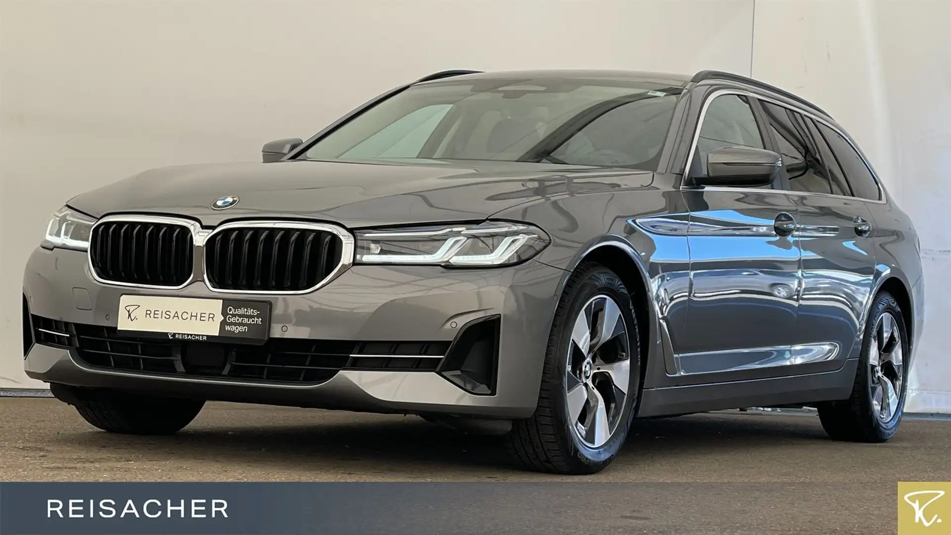 BMW 520 d A Tou LCPro Laser ACC RFK PDC HuD HiFi 17" Grijs - 1