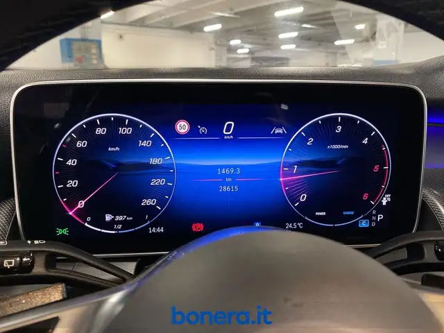 Mercedes-Benz GLC view 14