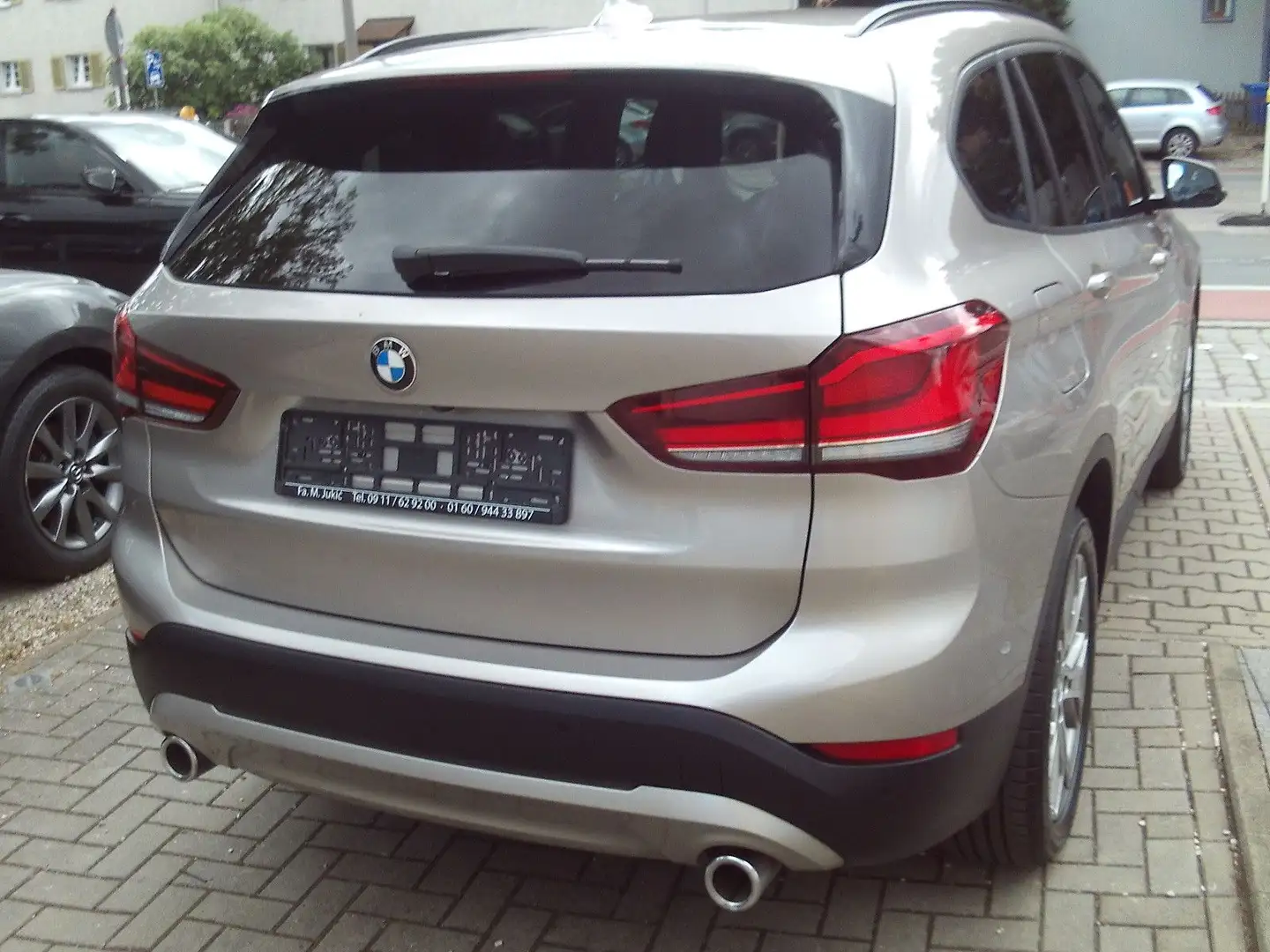 BMW X1 Baureihe X1 xDrive 25 d Advantage LED,NAVI,PD Silber - 2