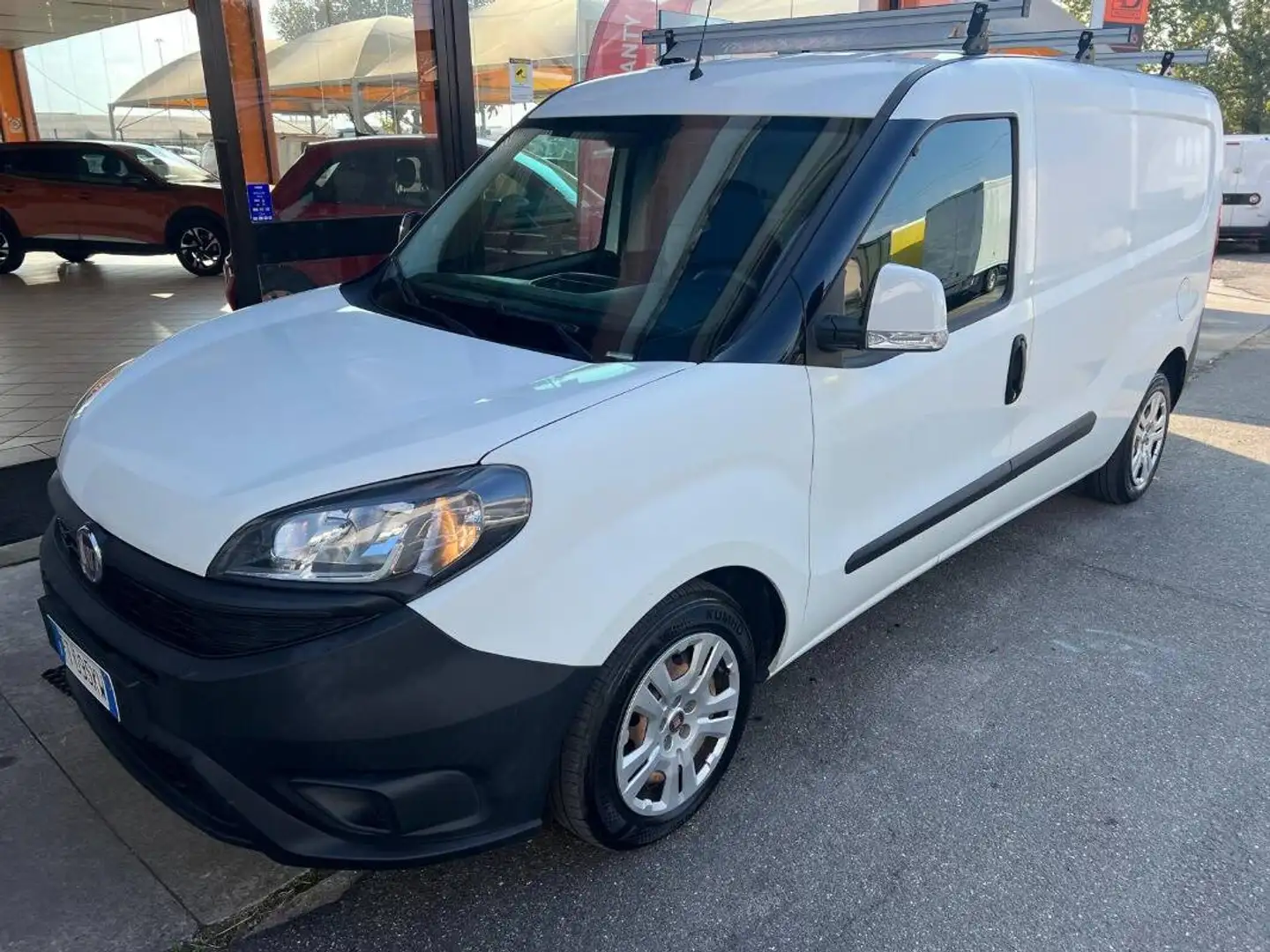 Fiat Doblo Cargo maxi 1.6 mjt 16v 105cv SX portata7.5 E6 Blanc - 1