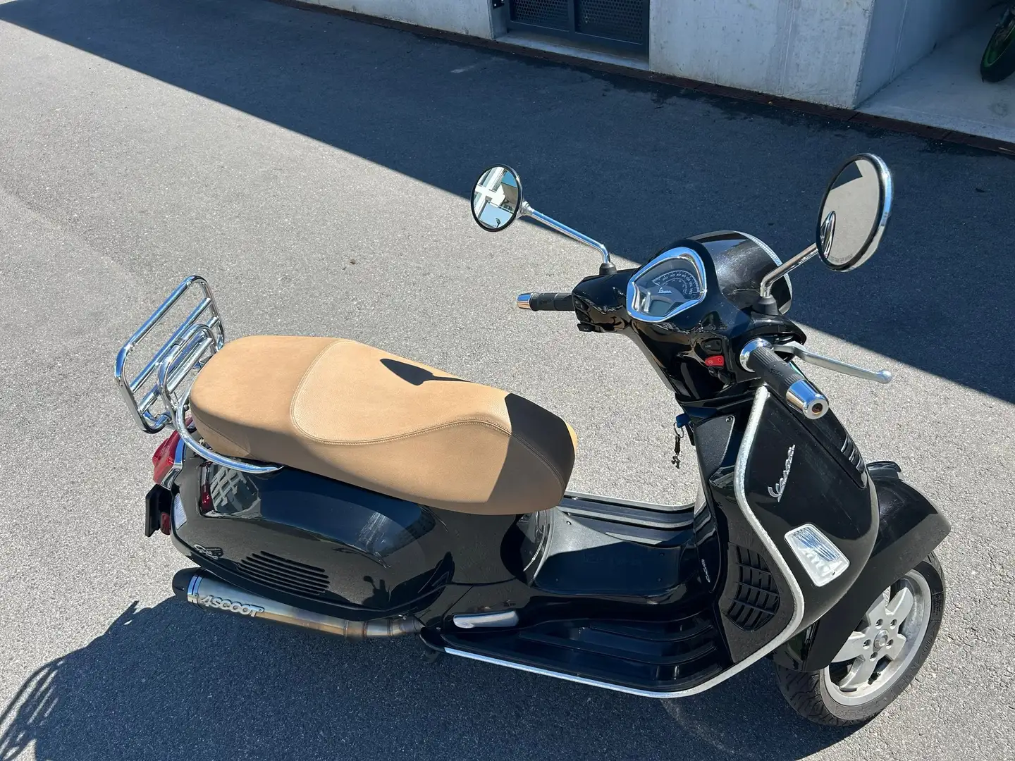Vespa GTS 300 Schwarz - 1