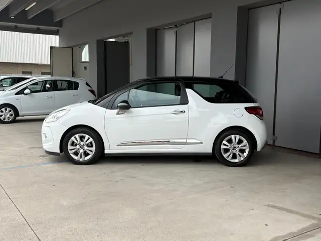Citroen DS3 view 3
