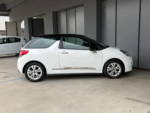 Citroen DS3 view 5