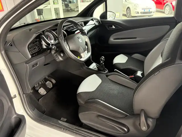 Citroen DS3 view 10