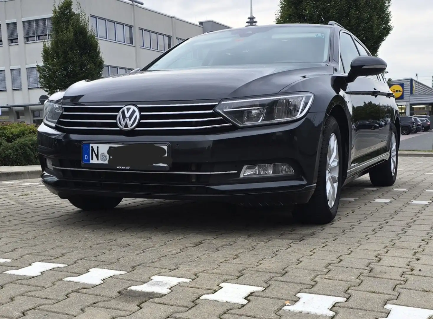 Volkswagen Passat Variant Passat Variant 2.0 TDI SCR DSG Comfortline Schwarz - 2