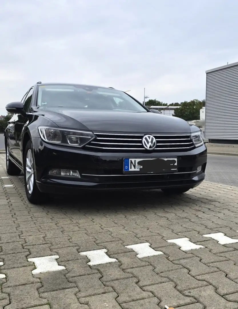 Volkswagen Passat Variant Passat Variant 2.0 TDI SCR DSG Comfortline Schwarz - 1