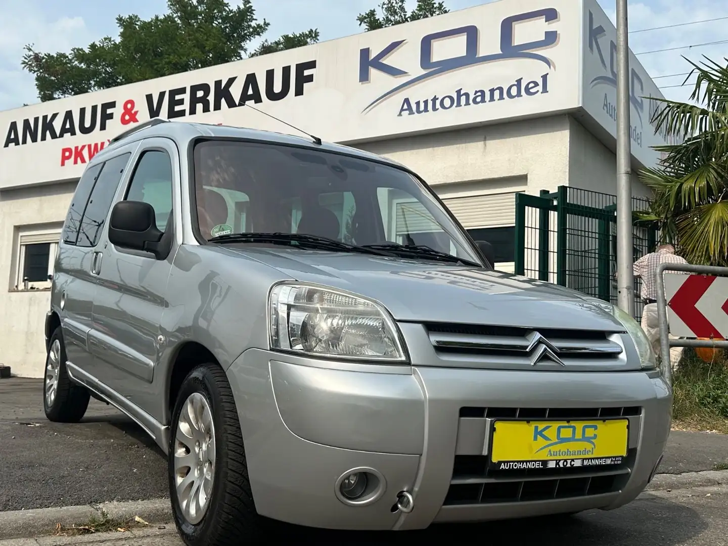 Citroen Berlingo 1.6 16V Multispace Behindertgerecht Srebrny - 1