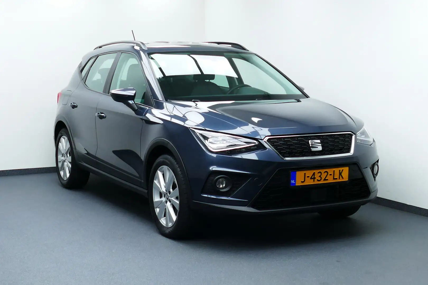 SEAT Arona 1.0 TSI Xcellence Business Intense. Navi, Clima, C Gris - 1