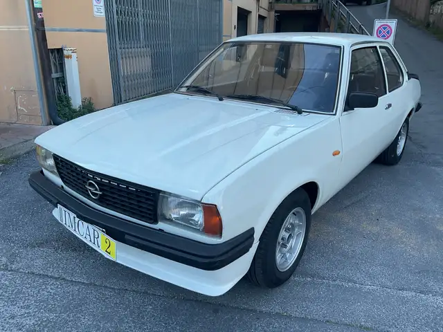 Opel Ascona 2.0 E