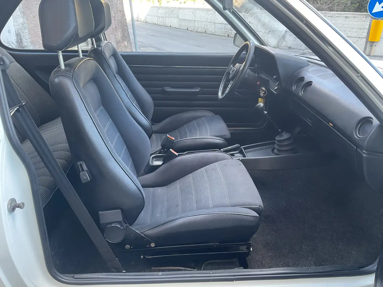 Opel Ascona 2.0 E, foto 11