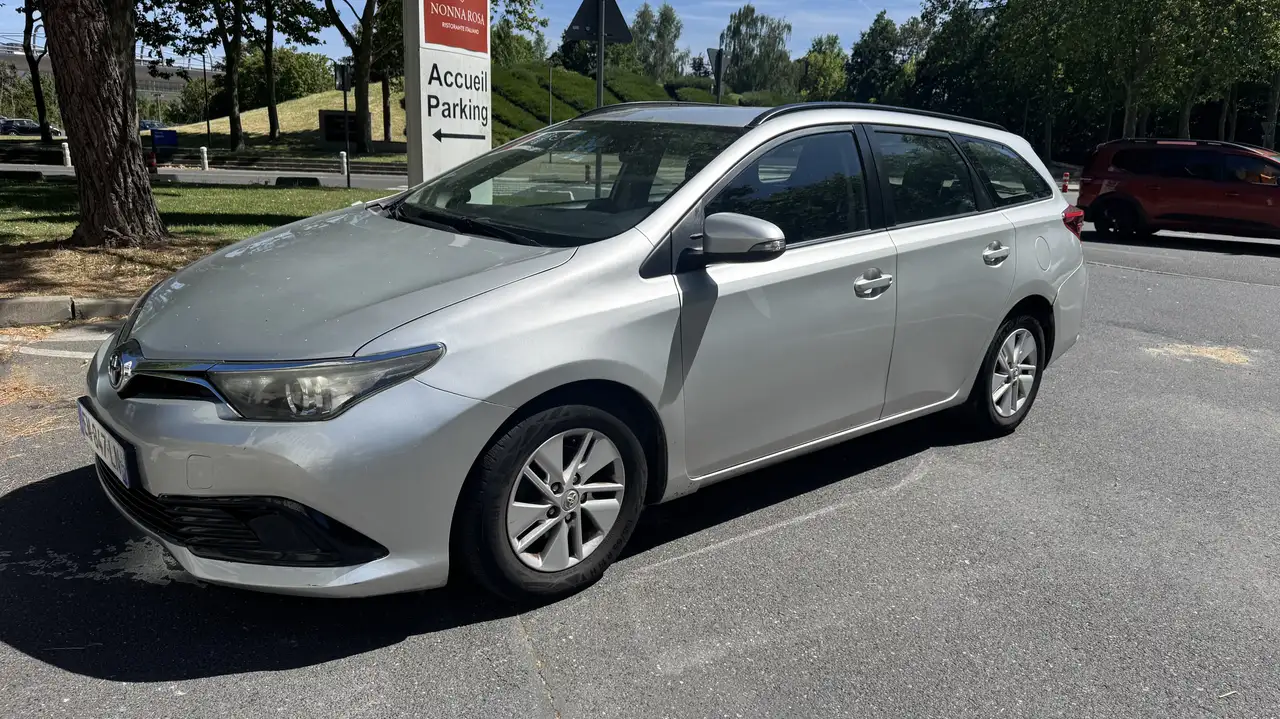 Toyota Auris Touring Sports 90 D-4D Tendance Business