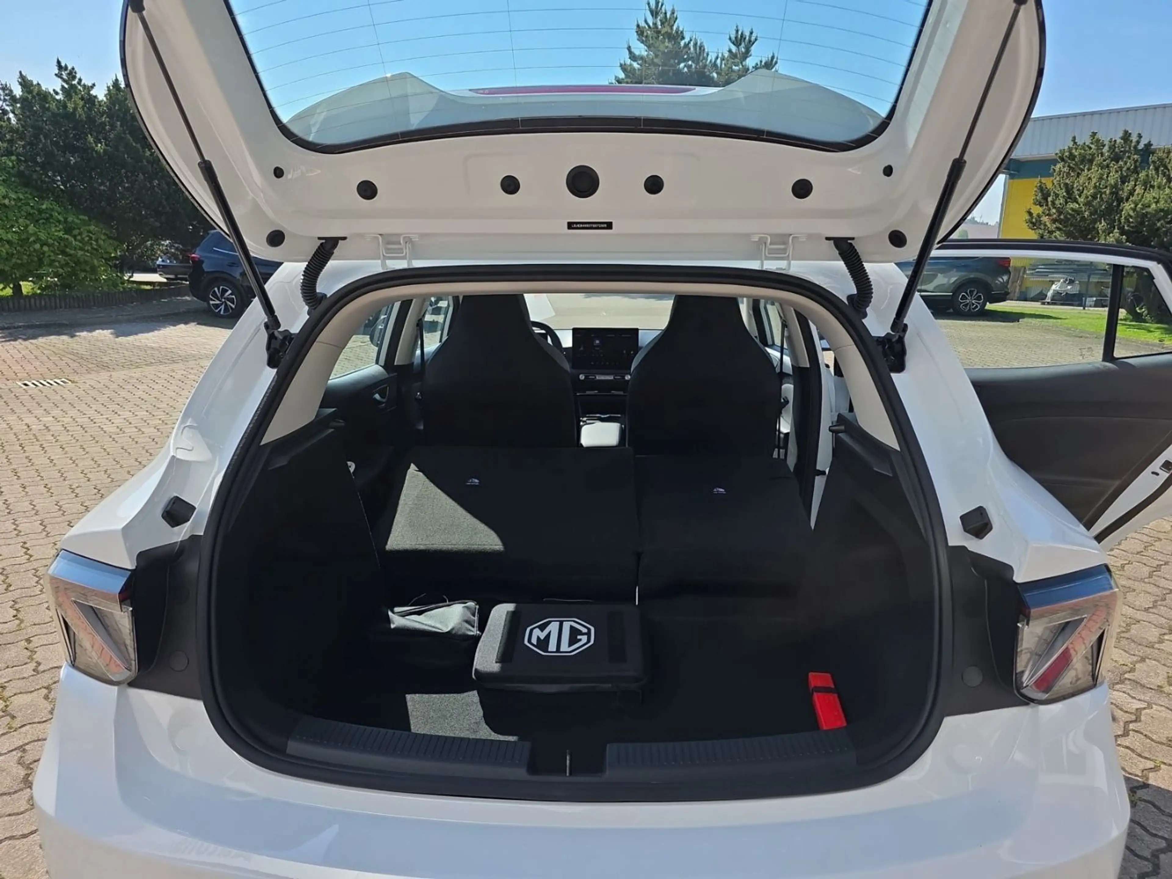 MG MG4 EV Urban 54kWh COM LED PDC SOFORT VERFÜGBAR — photo 8