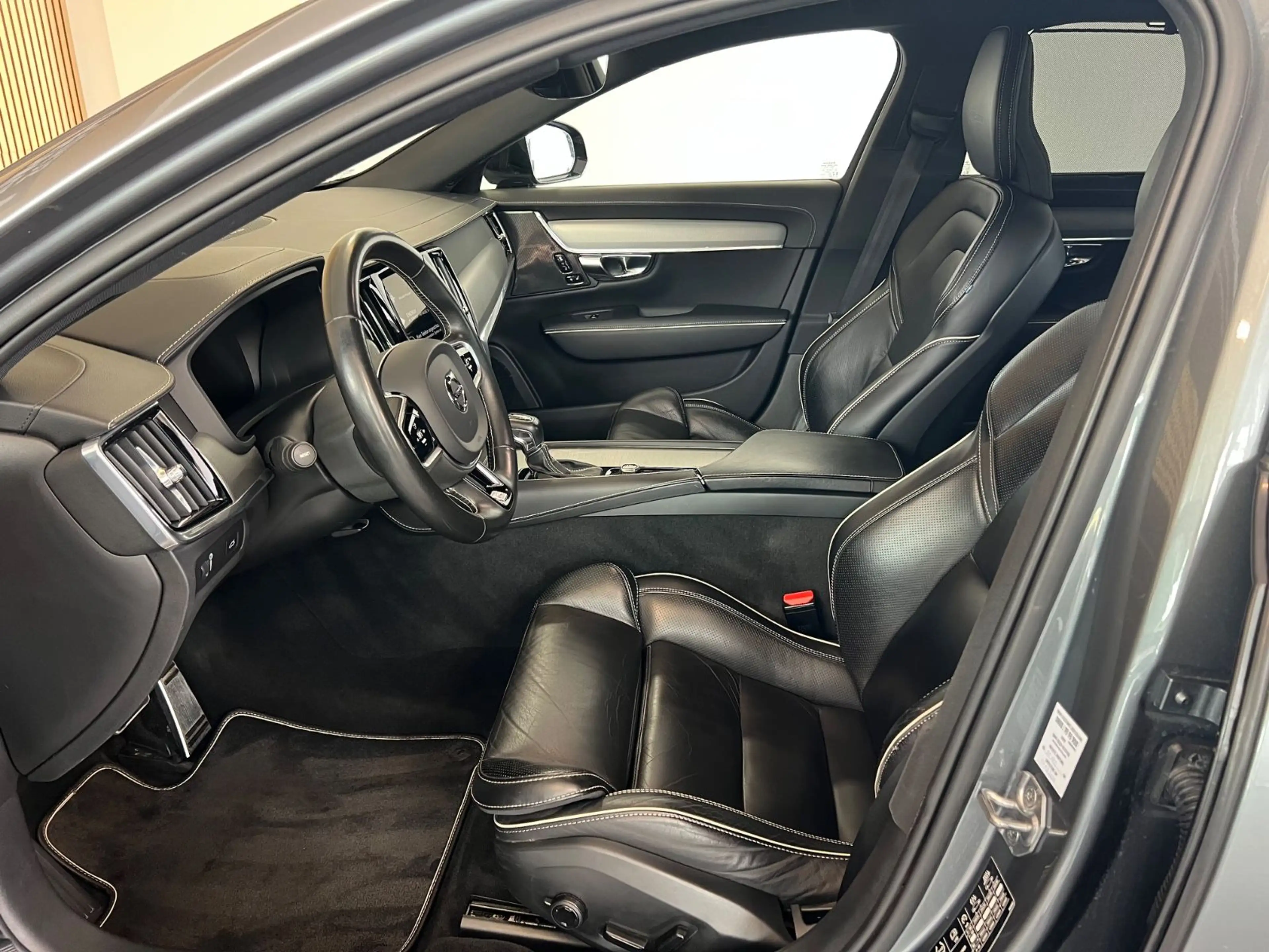 Volvo V90 D4 R-Design *NAPA/HARMAN/STHZ/ACC/MEMORY* — photo 10