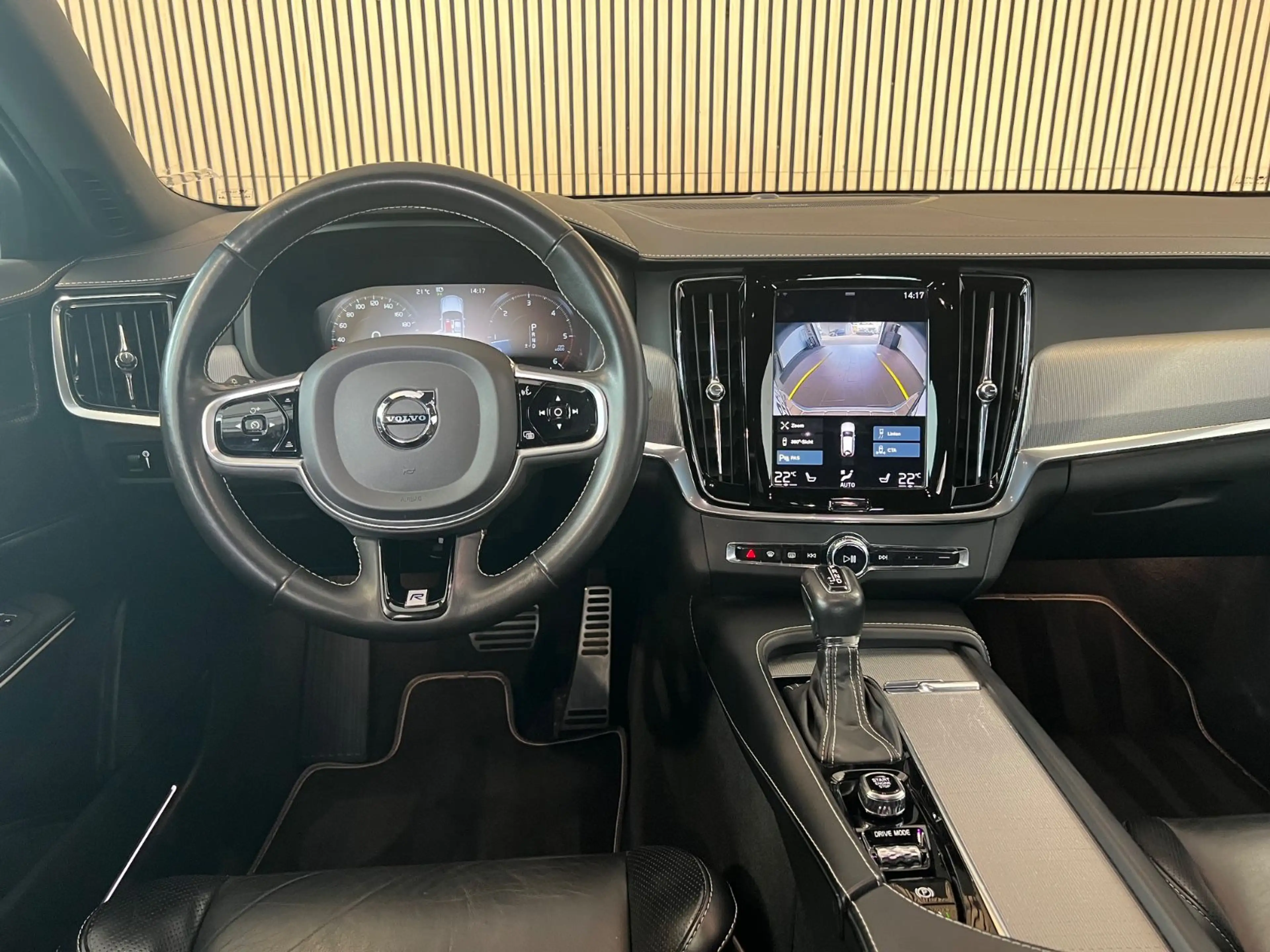 Volvo V90 D4 R-Design *NAPA/HARMAN/STHZ/ACC/MEMORY* — photo 13