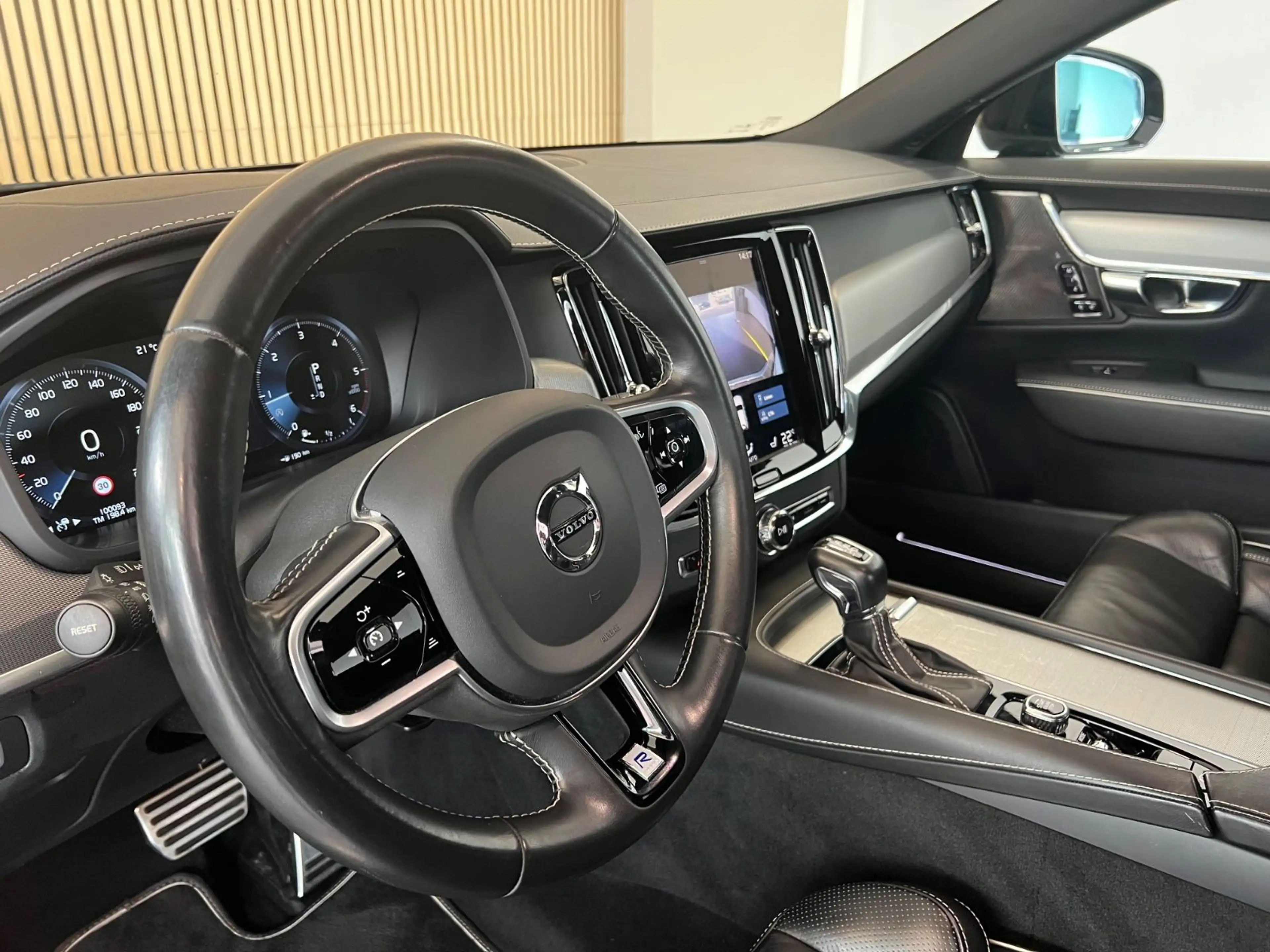 Volvo V90 D4 R-Design *NAPA/HARMAN/STHZ/ACC/MEMORY* — photo 12