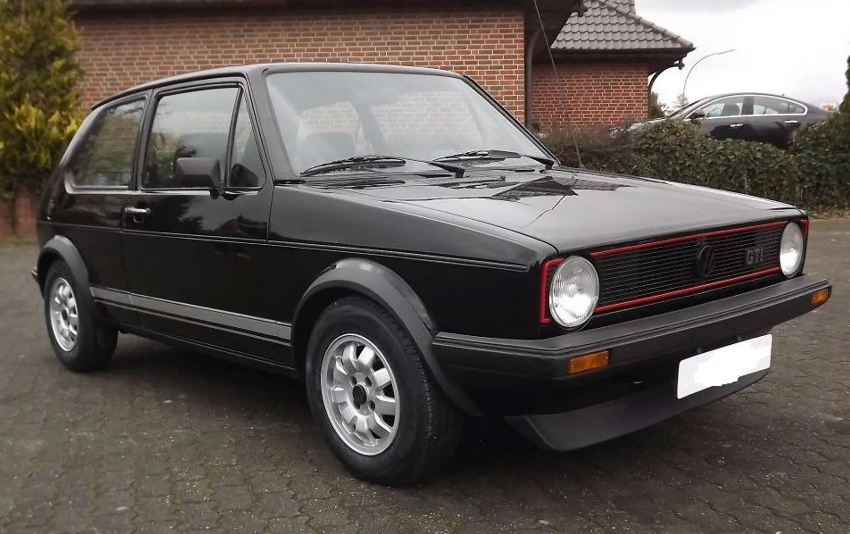Volkswagen Golf I GTI 1.8  Schiebedach Schwarz - 1