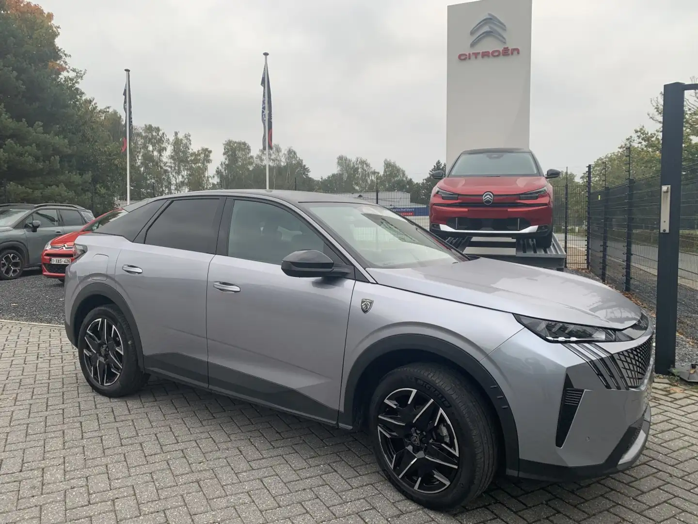 Peugeot 3008 Hybrid 136 GT Gris - 2