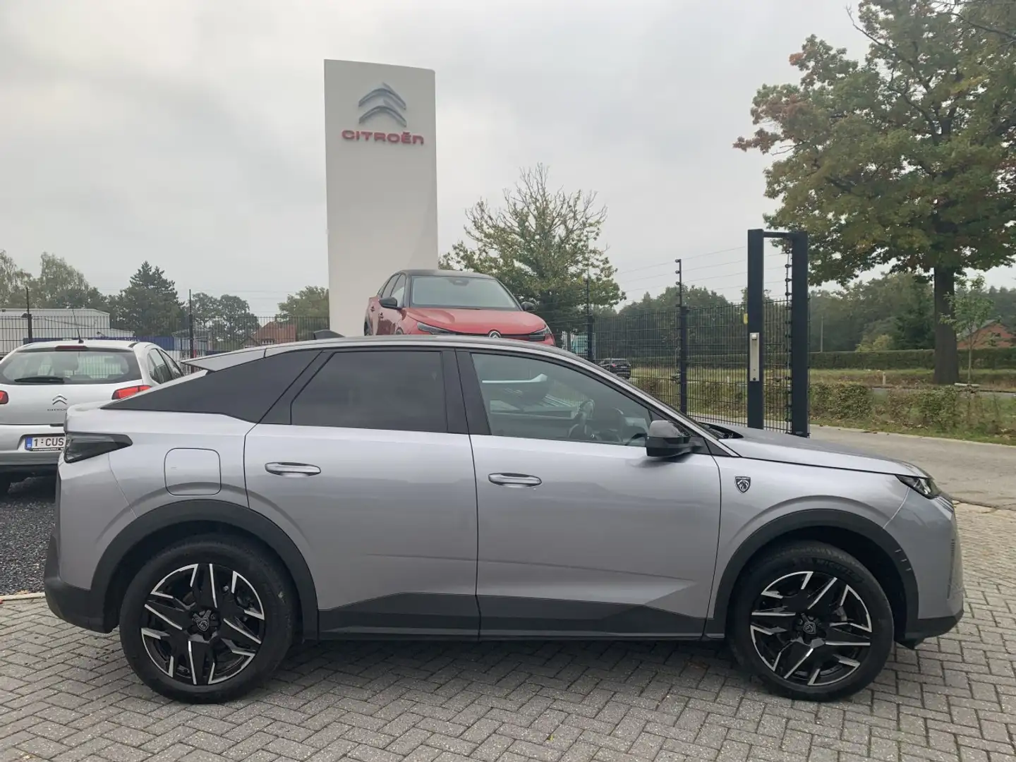 Peugeot 3008 Hybrid 136 GT Gris - 1