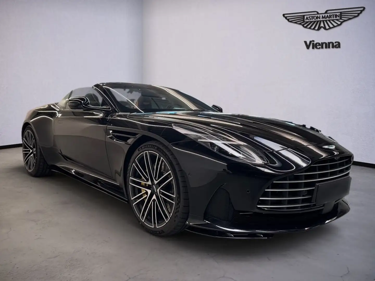 Aston Martin DB12 Volante | Onyx Black | Bowers & Wilkins Zwart - 2