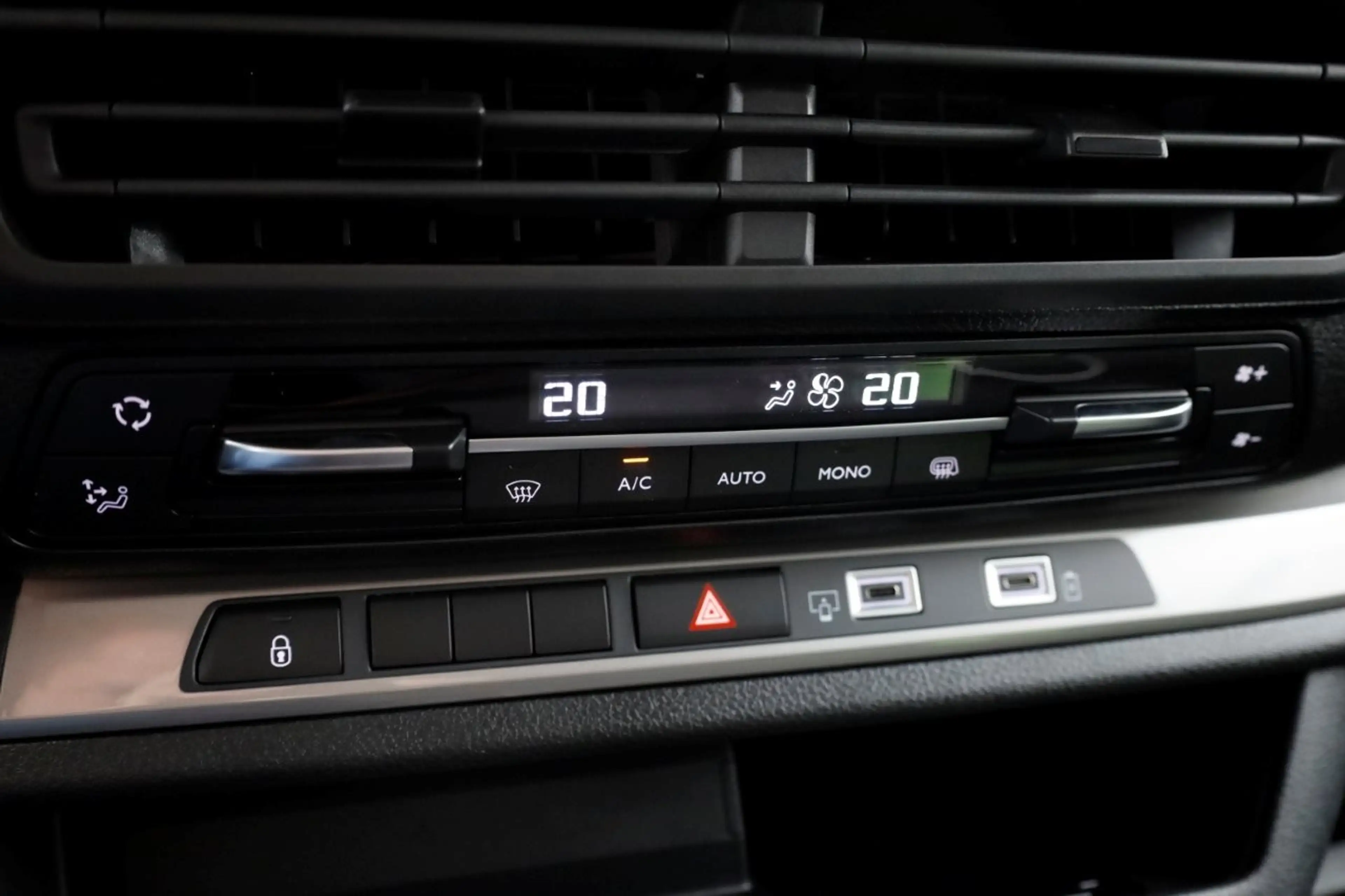 Peugeot e-Expert L2H1 75 kWh D.C. 100% Electric Airco/Navi/Camera N — photo 20