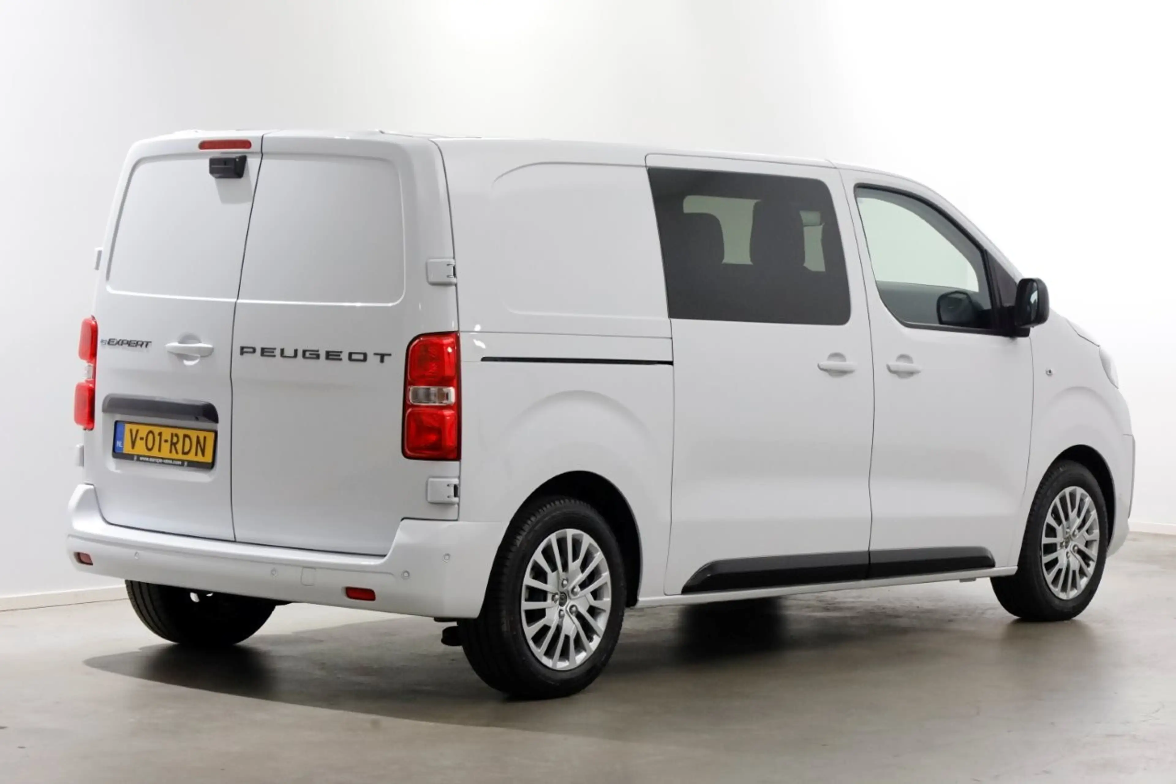 Peugeot e-Expert L2H1 75 kWh D.C. 100% Electric Airco/Navi/Camera N — photo 2