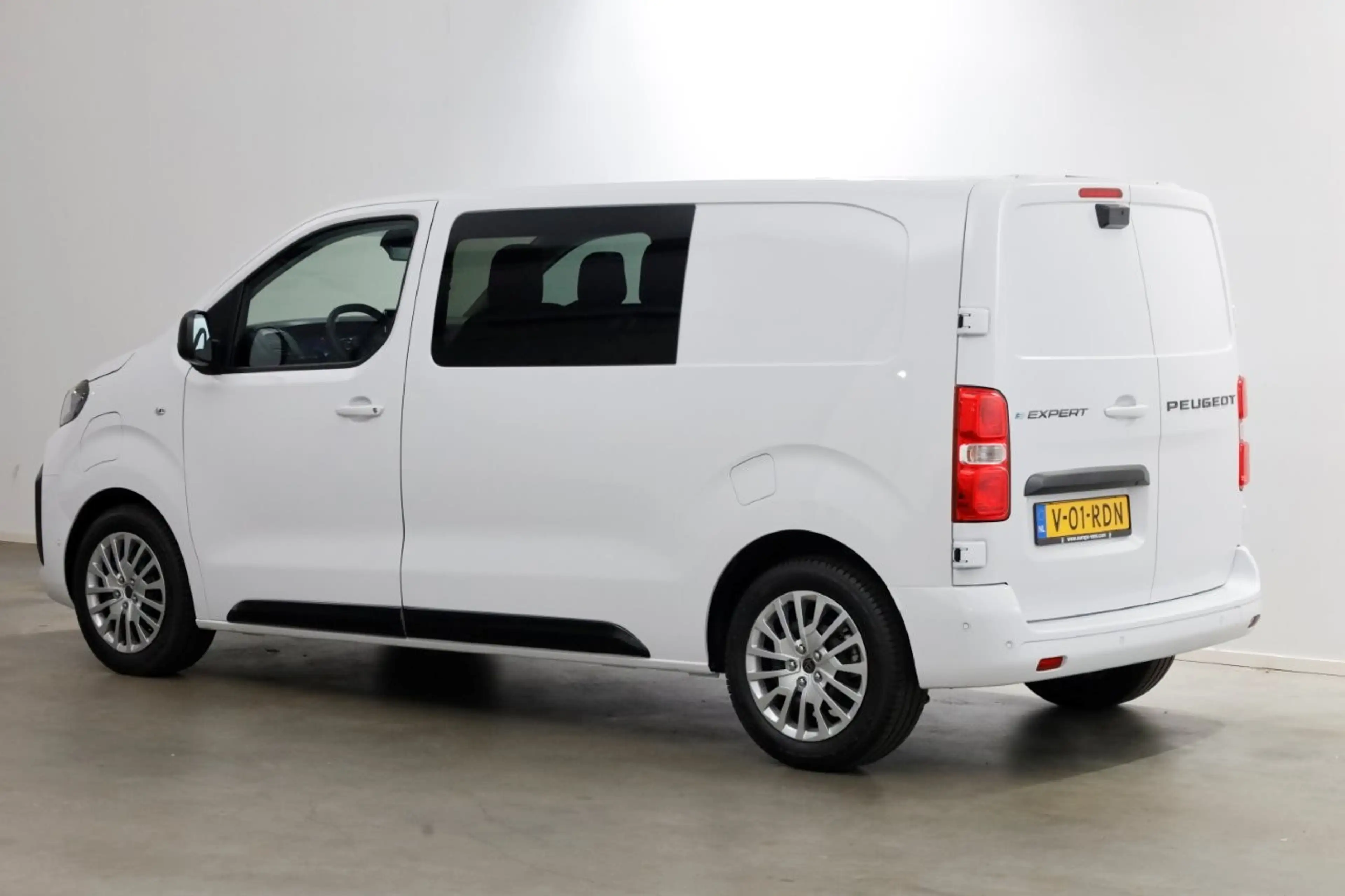 Peugeot e-Expert L2H1 75 kWh D.C. 100% Electric Airco/Navi/Camera N — photo 12