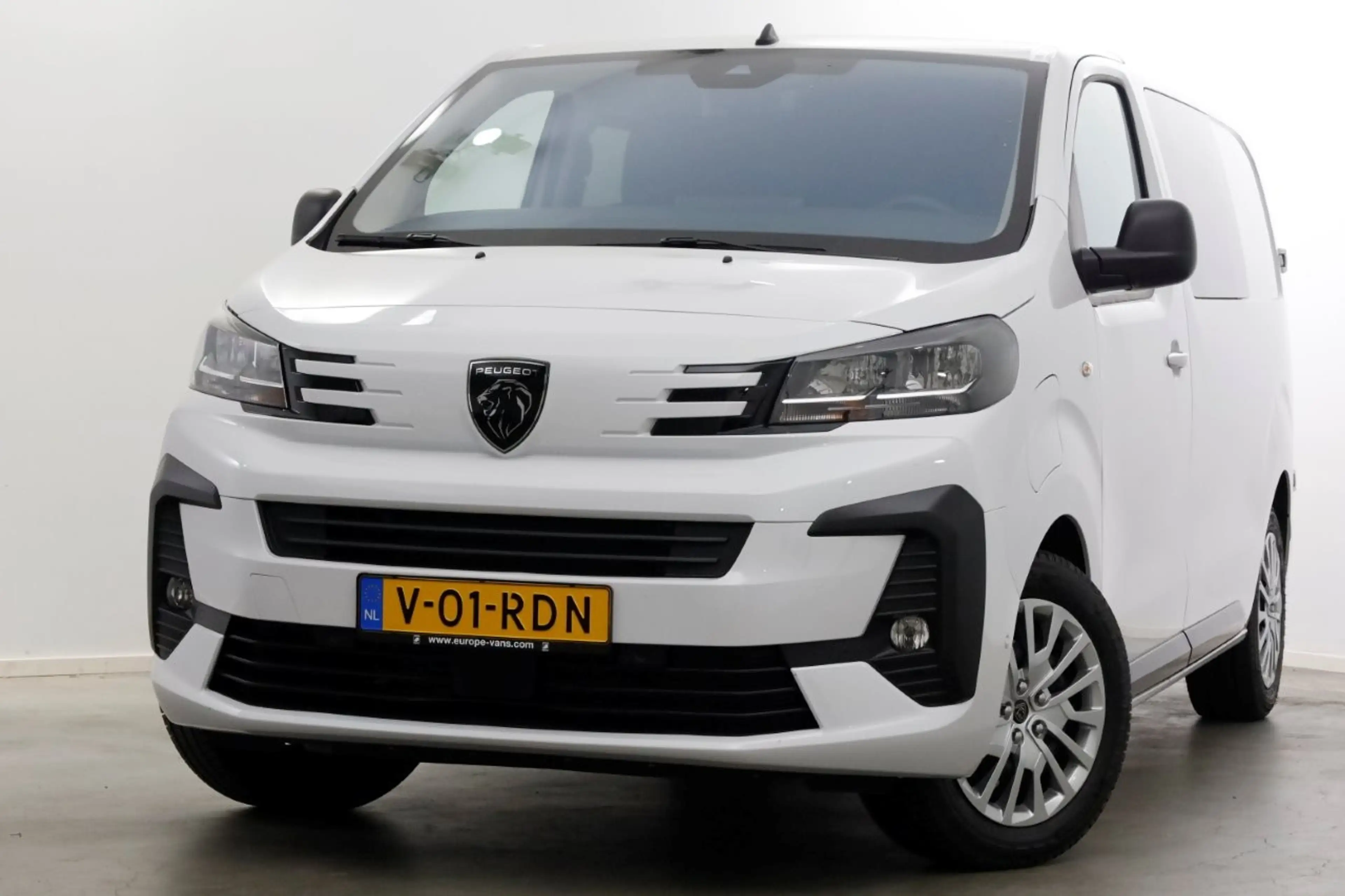 Peugeot e-Expert L2H1 75 kWh D.C. 100% Electric Airco/Navi/Camera N