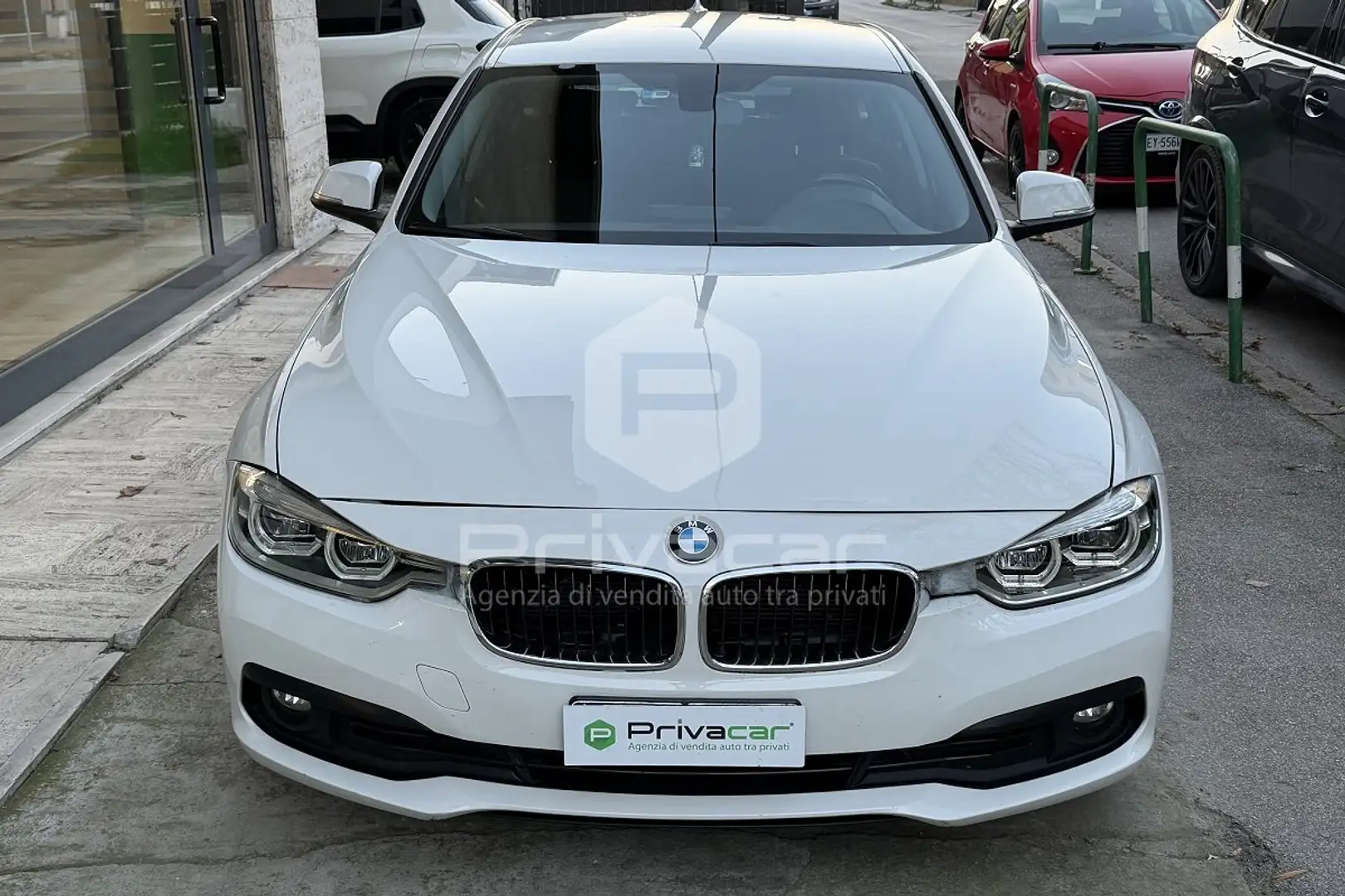 BMW 318 318d Touring Business Advantage aut. Bianco - 2