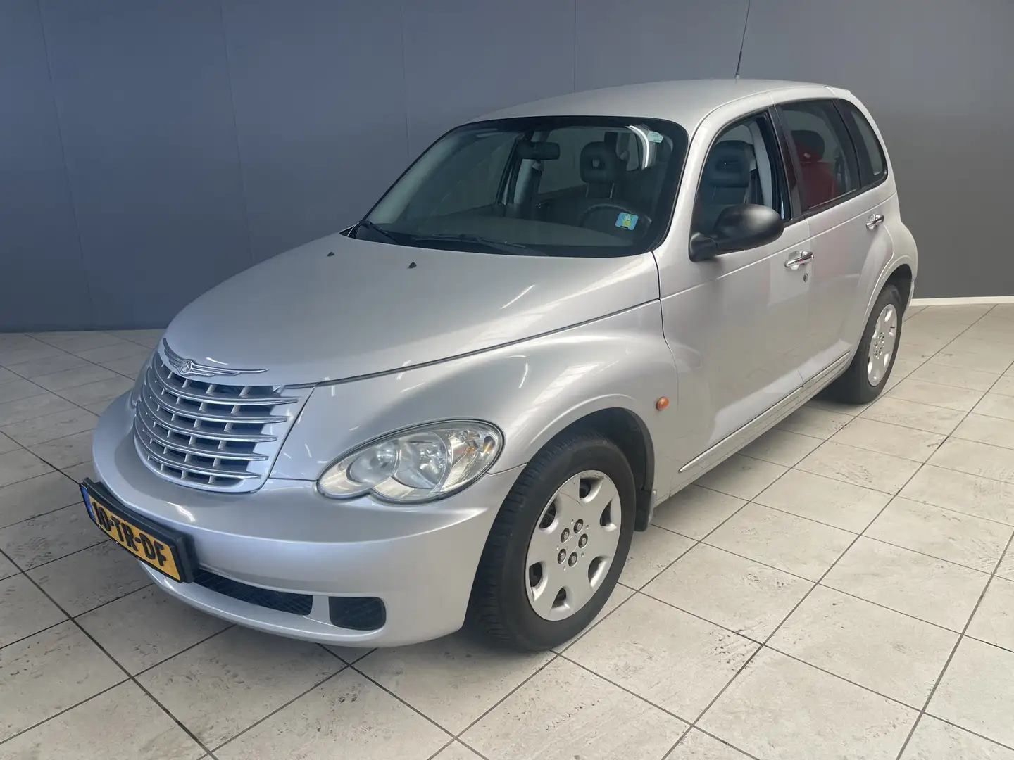 Chrysler PT Cruiser 2.2 CRD Classic Unieke auto, 5 persoons Diesel, (d Šedá - 1