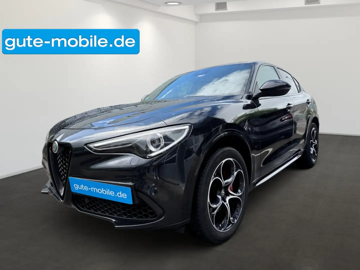 Alfa Romeo Stelvio Veloce Q4 Schwarz - 1