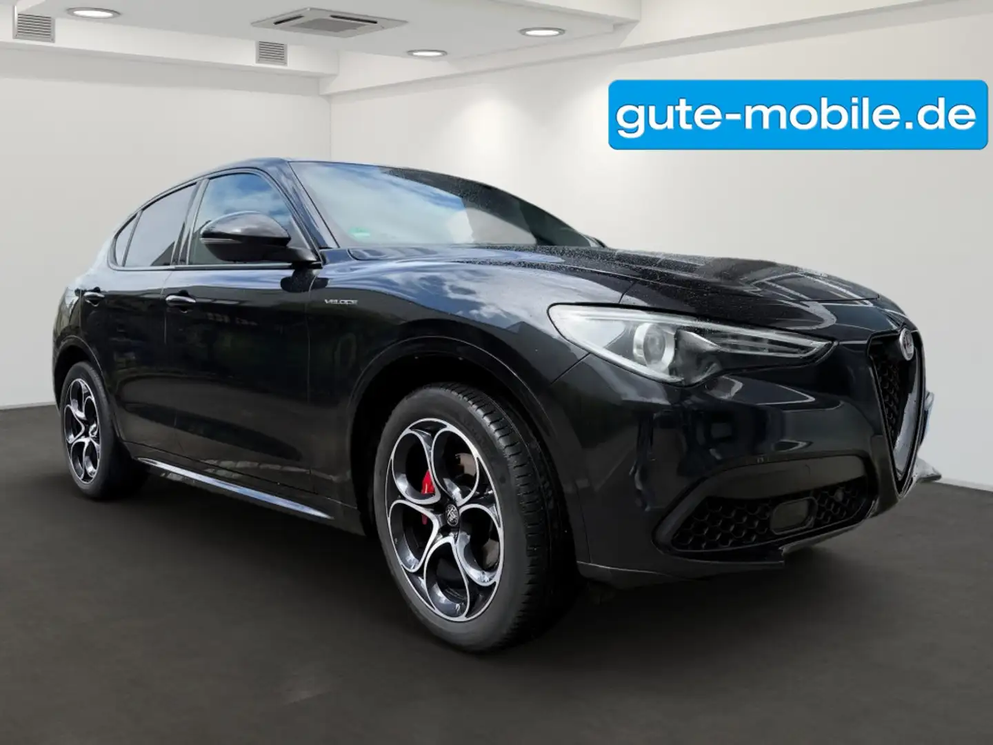 Alfa Romeo Stelvio Veloce Q4 Schwarz - 2