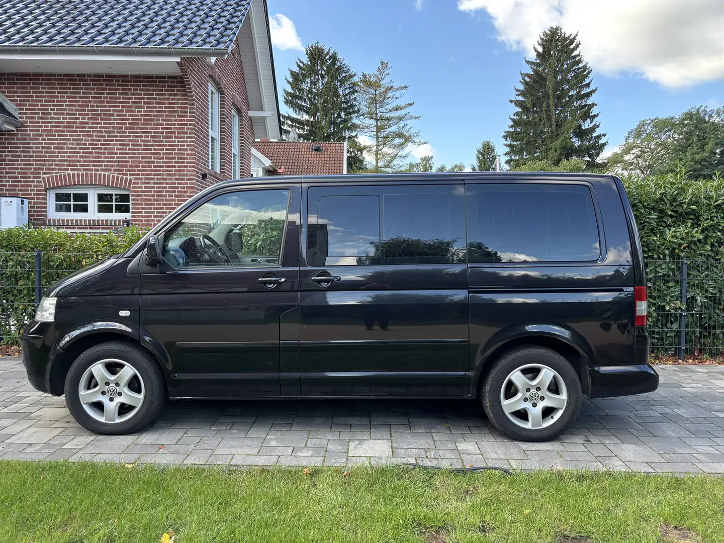 Volkswagen T5 Multivan Highline Schwarz - 1