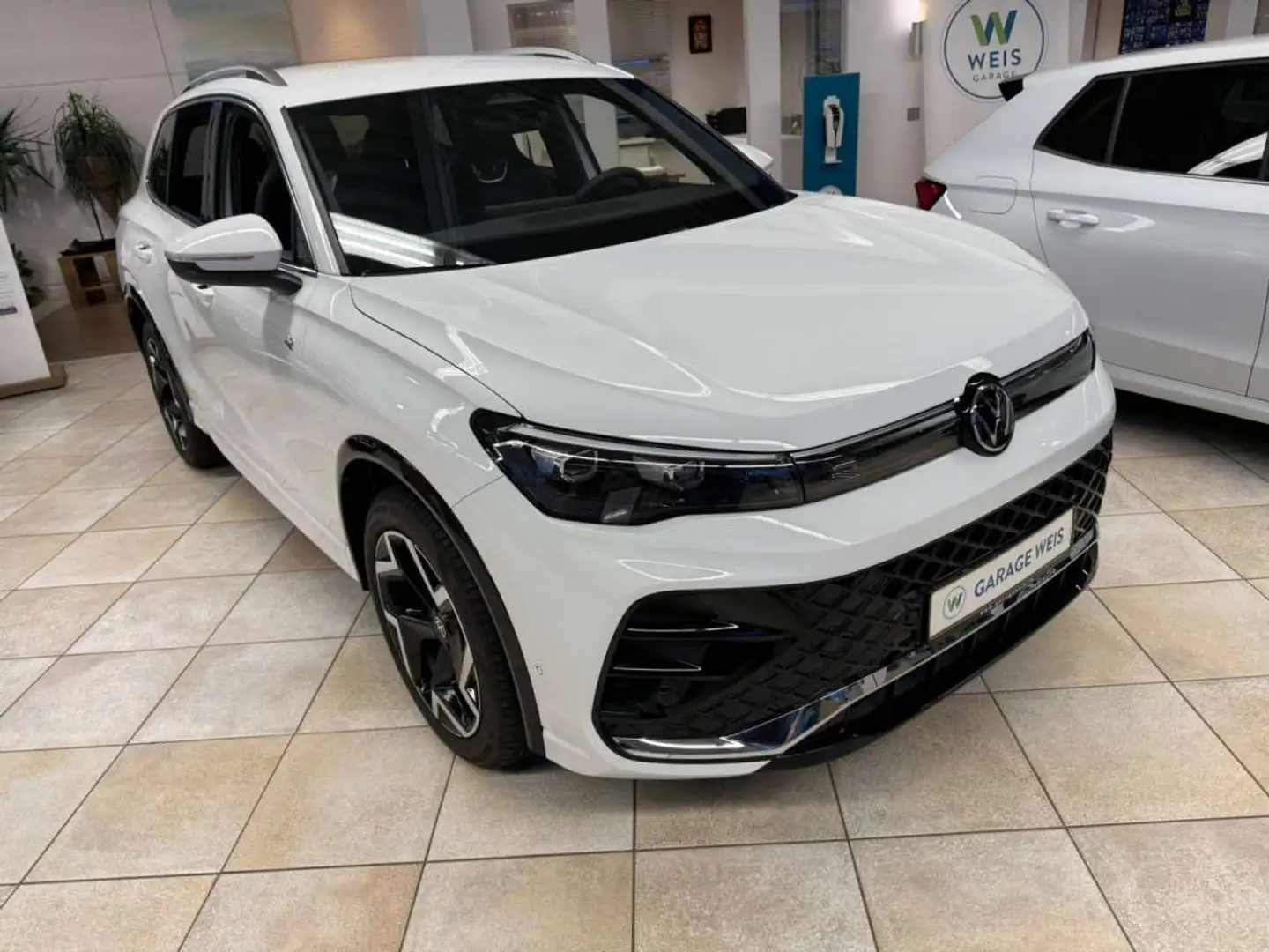 Volkswagen Tiguan R-Line 1.5 eTSI 110KW-150CV DSG7 - Facelift (New M Blanc - 1